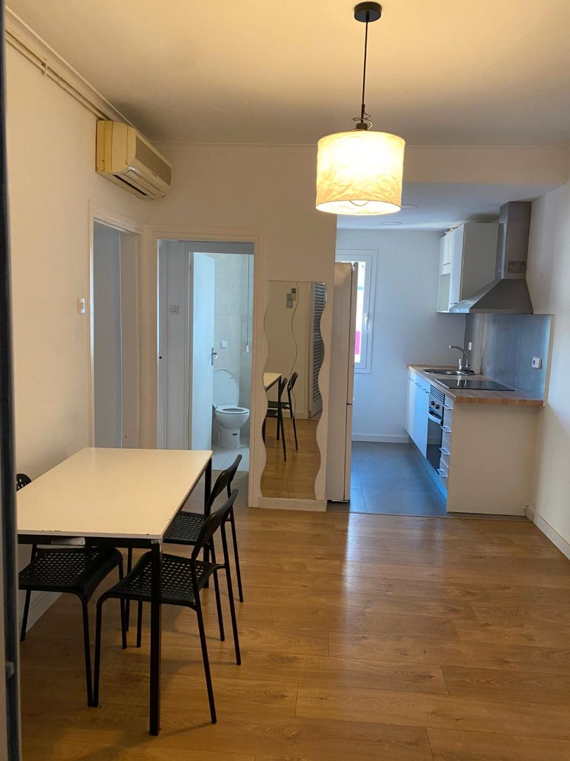 Bedroom of Flat to rent in  Barcelona Capital  with Air Conditioner, Parquet flooring and Oven