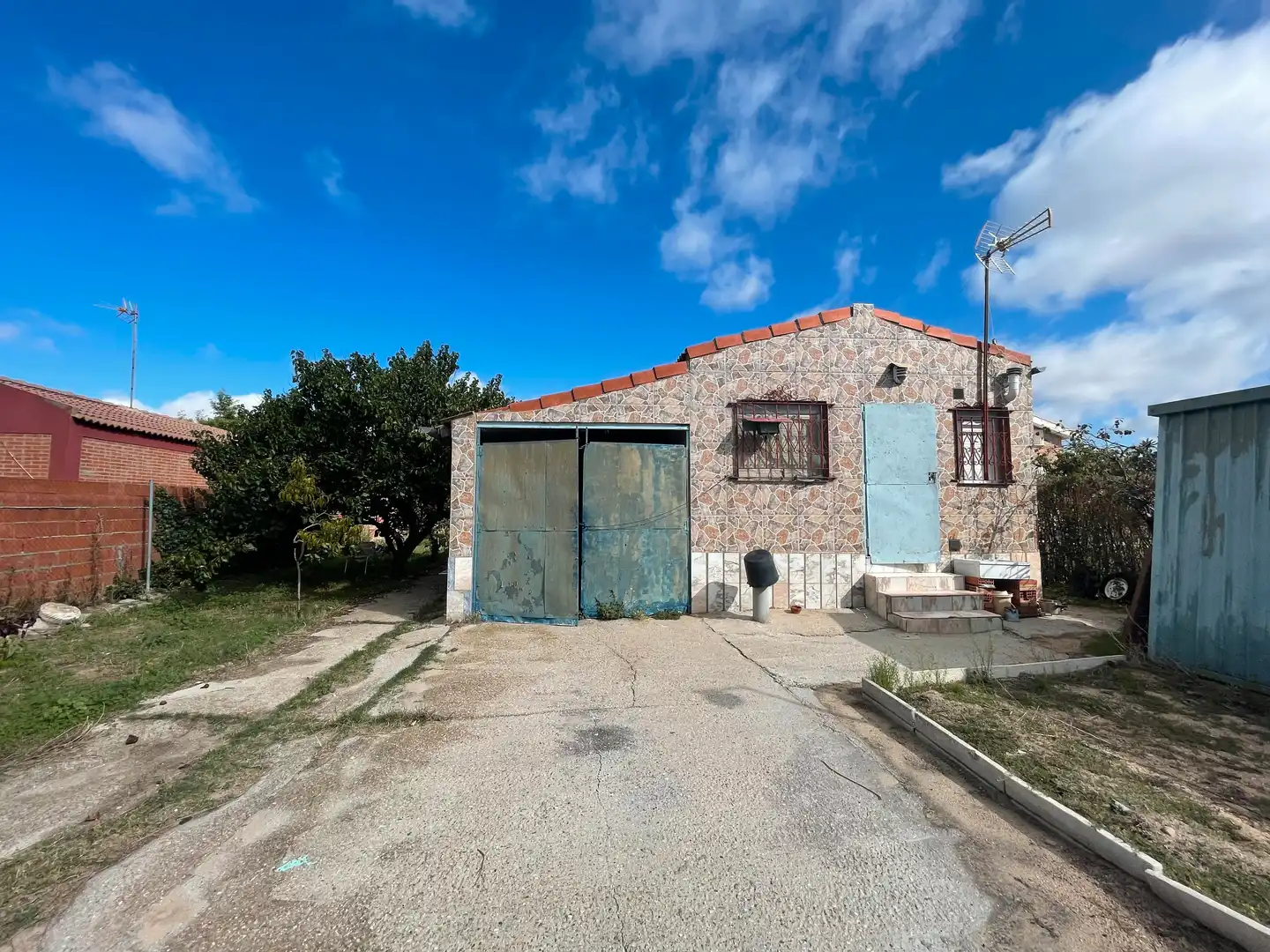 Vista exterior de Casa o chalet de alquiler en Tudela de Duero con Jardín privado, Horno y Microondas