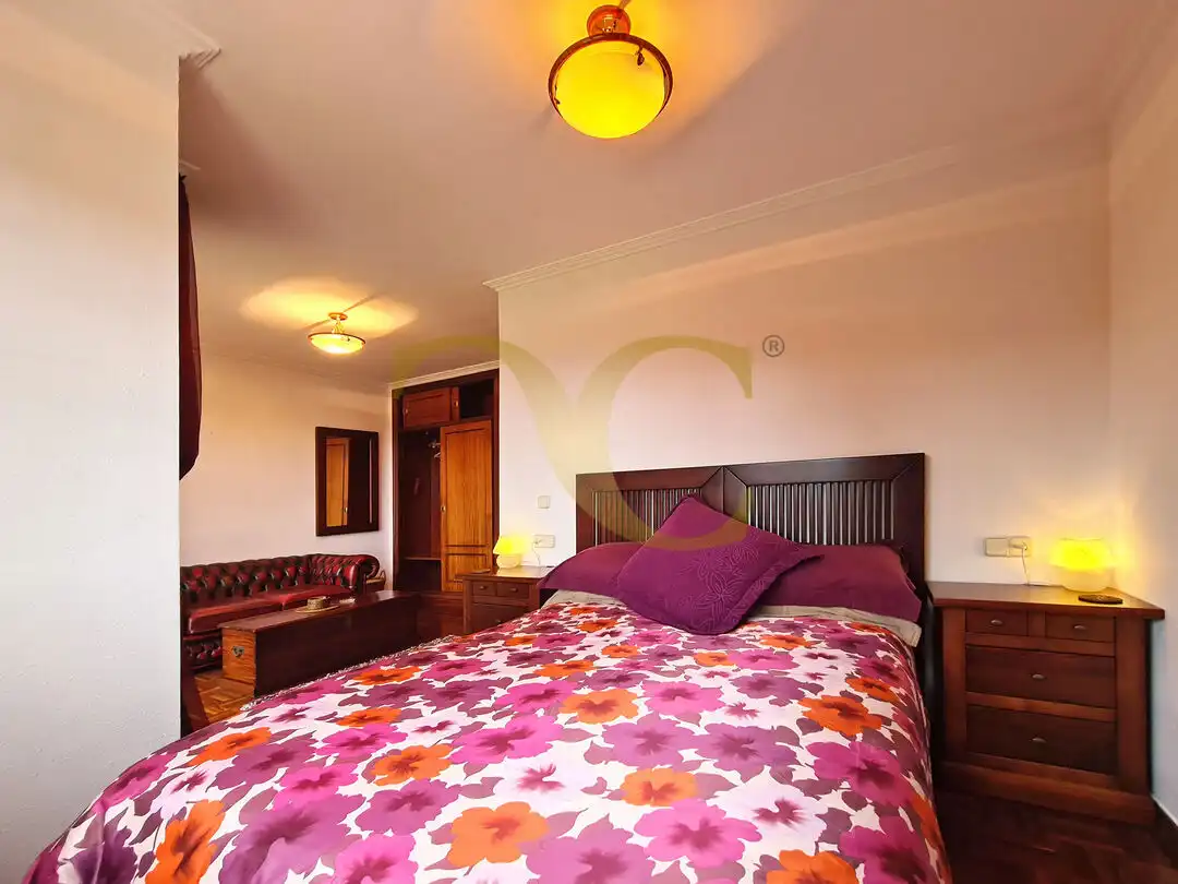 Habitación de Casa adosada en venta en Ribadesella con Calefacción, Trastero y Amueblado