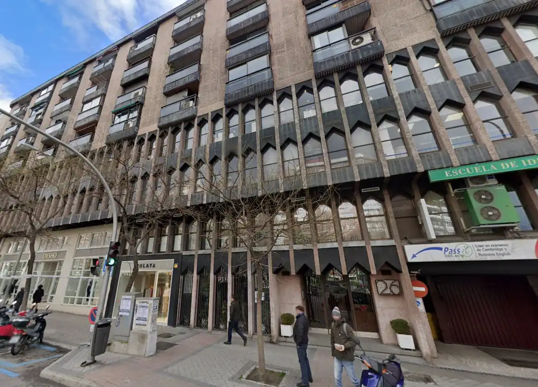 Business premises for sale in Paseo de La Habana, imagen 3
