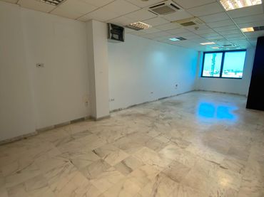 Büro zur Miete in Sur