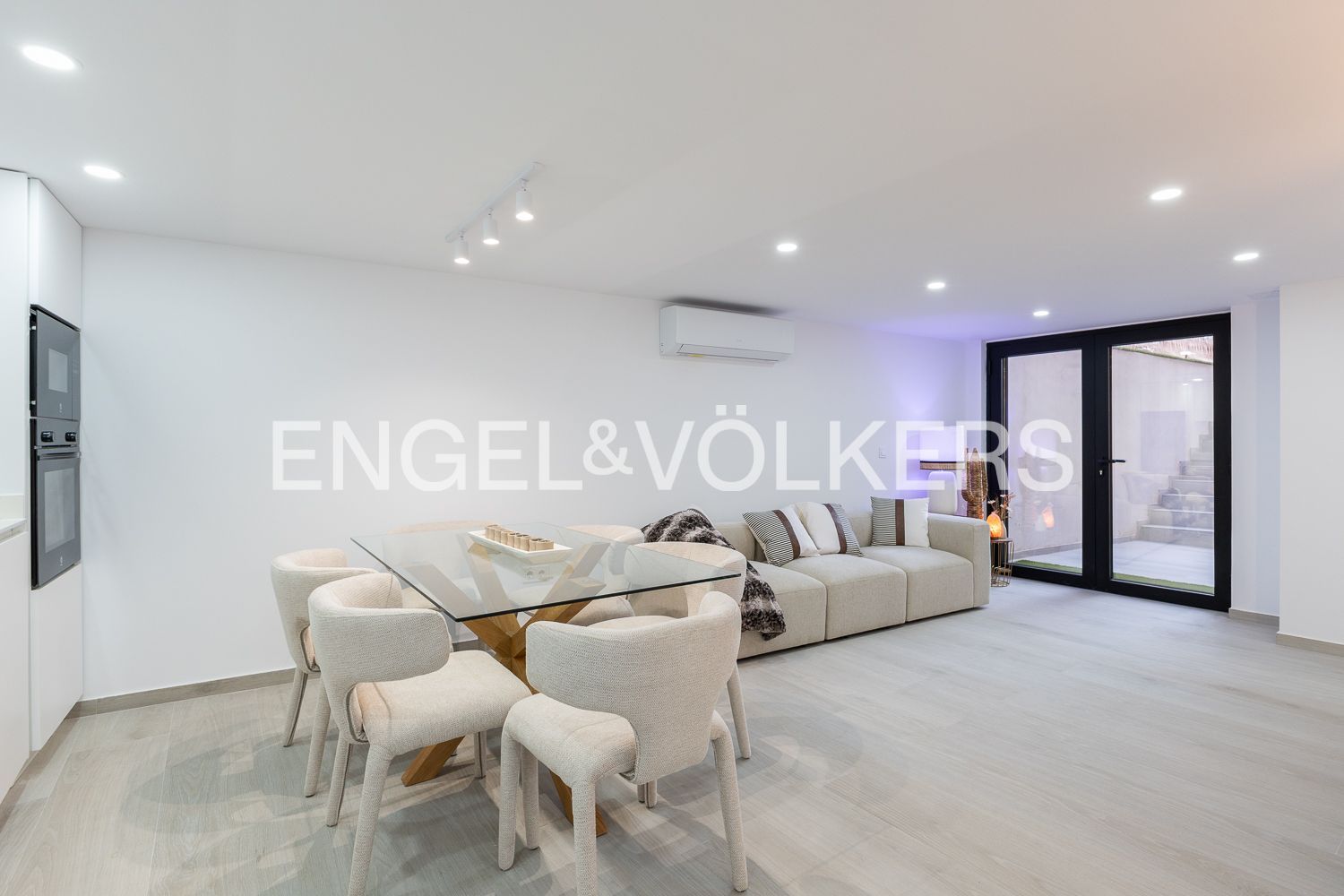 Casa adosada de lloguer a Carrer del Perú, Zona Avenida Alta - Auditorio