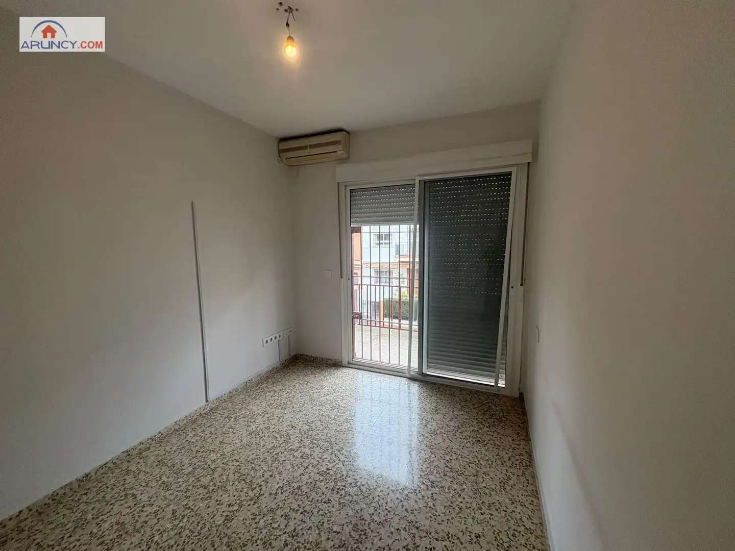 Habitación de Piso de alquiler en Sevilla con Aire acondicionado y Balcón