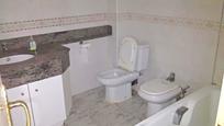 Bathroom of Flat for sale in Alcarràs