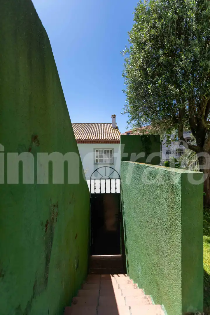 Vista exterior de Casa adosada de lloguer en Sanxenxo amb Jardí privat, Terrassa i Moblat