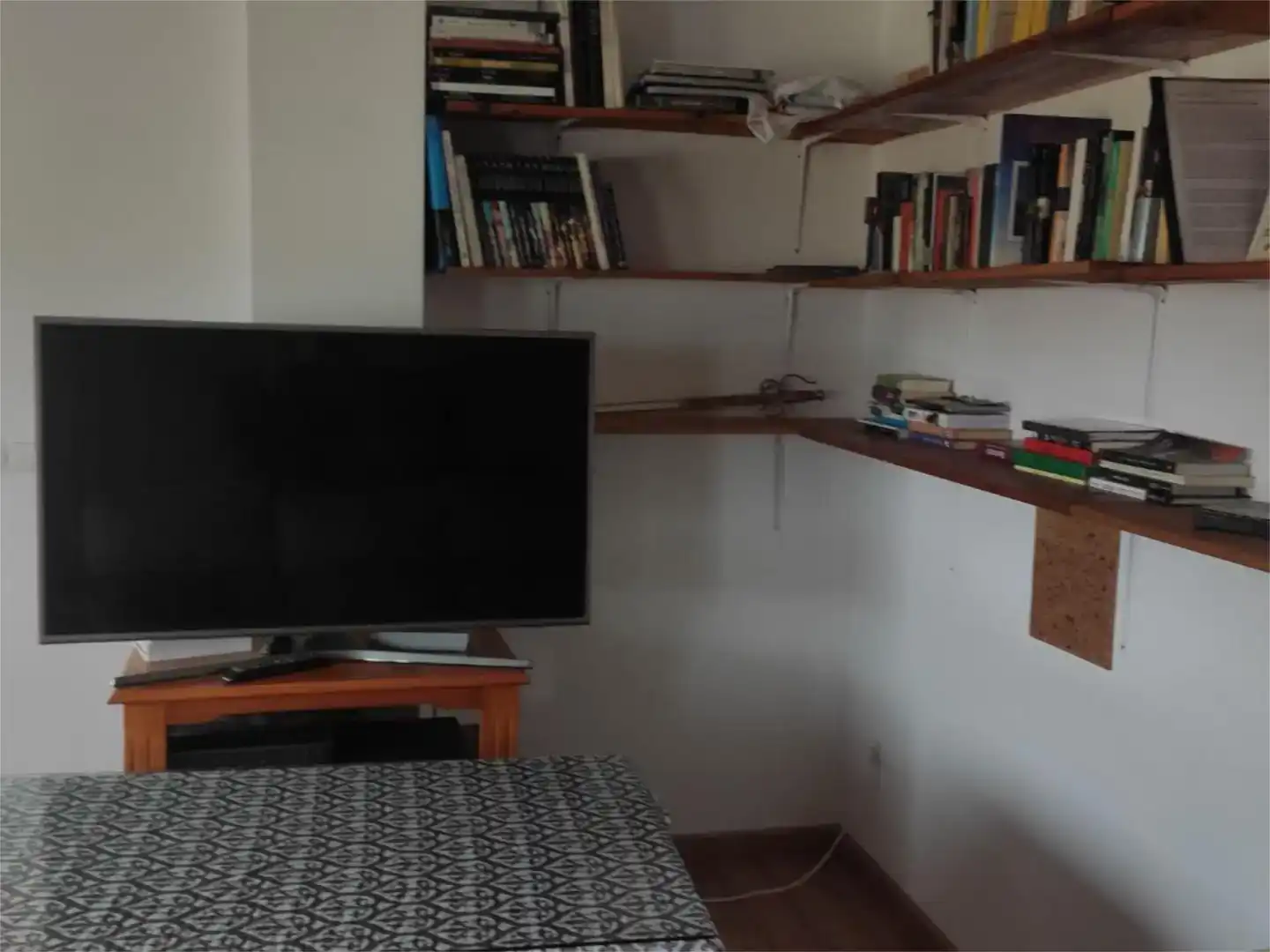 Sala d'estar de Pis en venda en Beas amb Aire condicionat, Jardí privat i Parquet