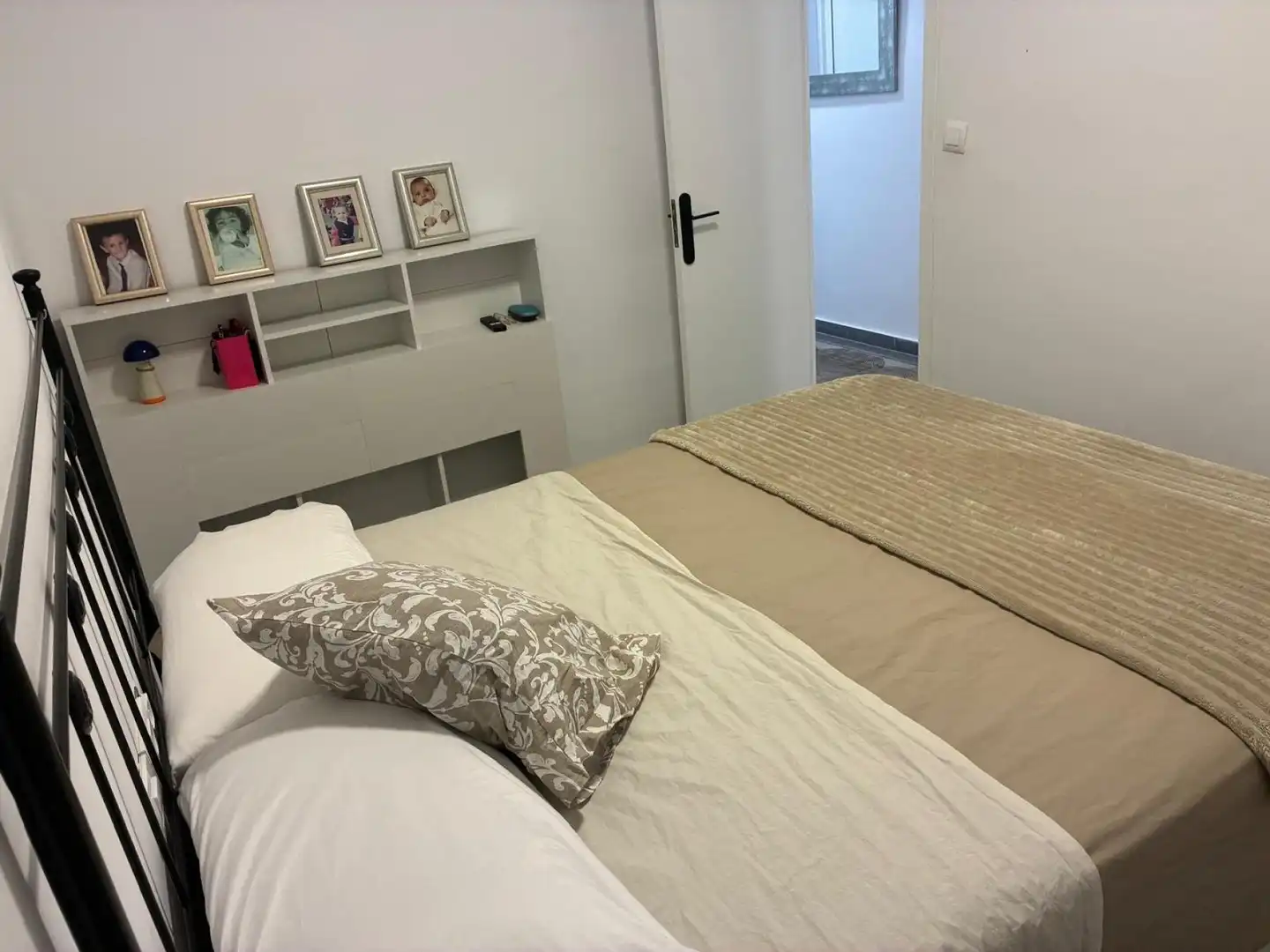 Bedroom of Apartments for sale in Roses  with Air Conditioner