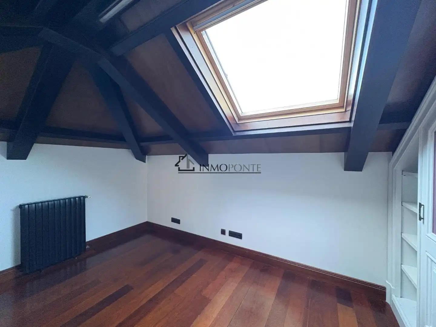 Sala d'estar de Casa o xalet en venda en Pontevedra Capital  amb Jardí privat