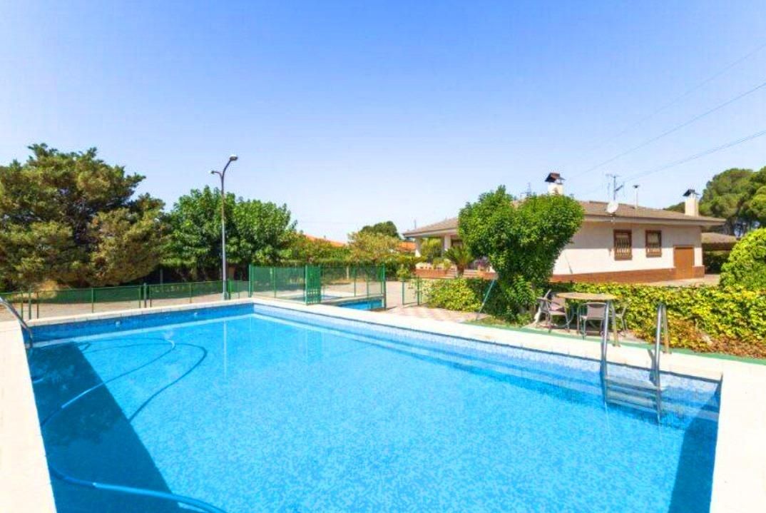 Piscina de Casa o xalet en venda en Villena amb Jardí privat, Terrassa i Piscina