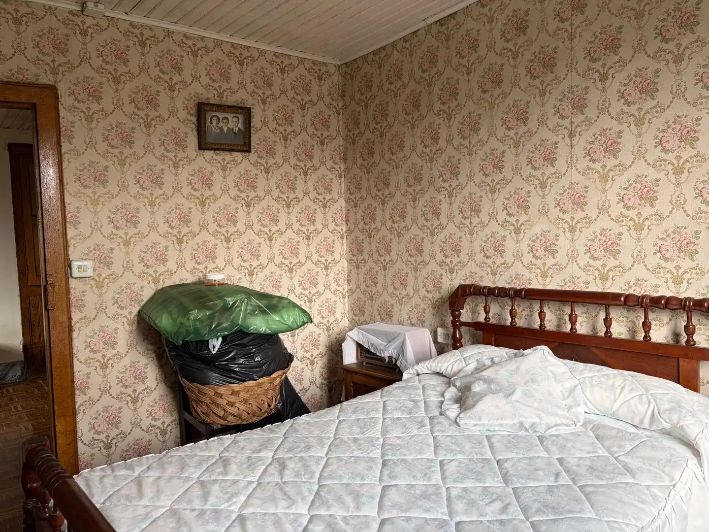 Dormitori de Casa o xalet en venda en Mondariz amb Jardí privat i Moblat