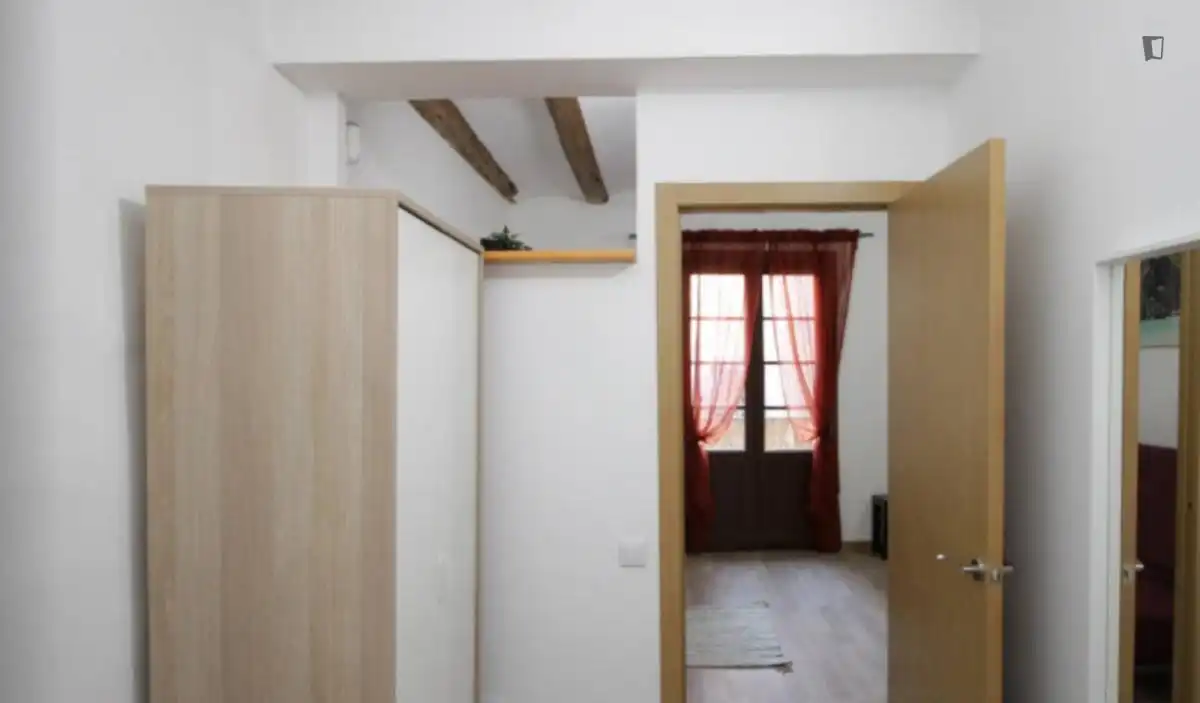 Room in Sant Pere, Sta. Caterina i la Ribera