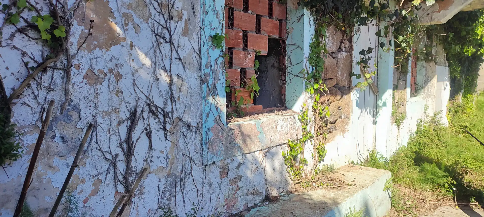 Vista exterior de Casa o xalet en venda en Ferrol amb Jardí privat