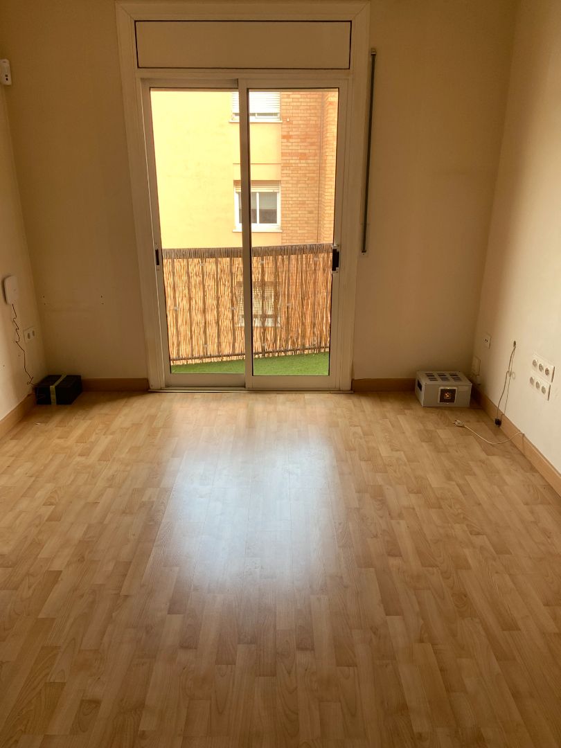 Dormitori de Pis en venda en Rubí amb Calefacció, Parquet i Forn