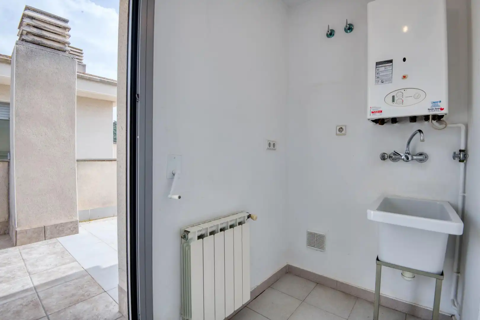 Reihenhaus mit Pool zum Verkauf in Carrer de Logroño 24, imagen 12