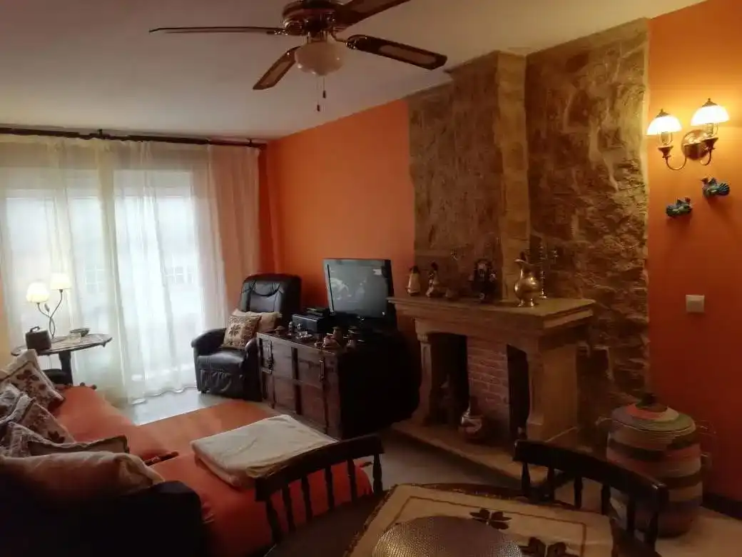 Sala d'estar de Pis en venda en Poio amb Balcó