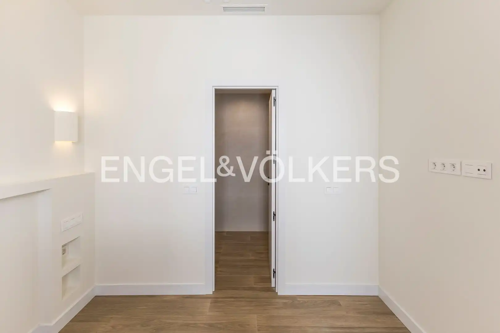 Flat for sale in Madrid  with Air Conditioner and Heating