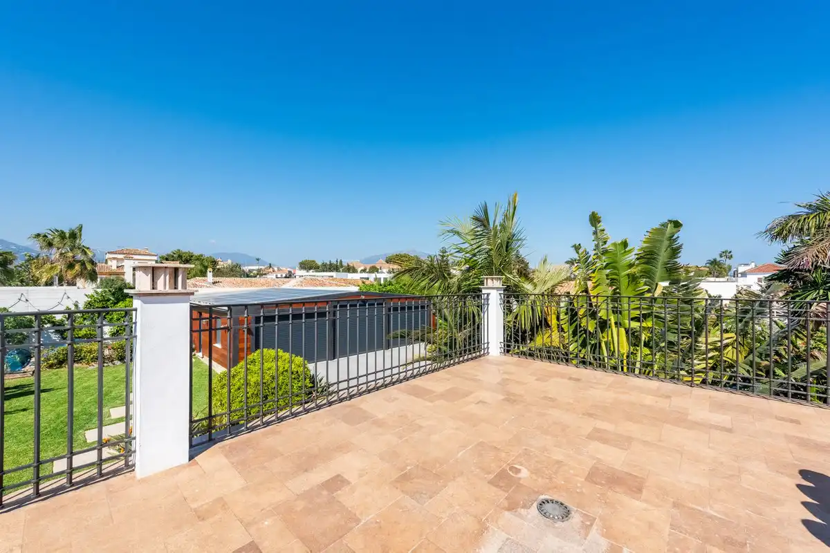 Chalet con piscina en venta en San Pedro de Alcántara, imagen 45
