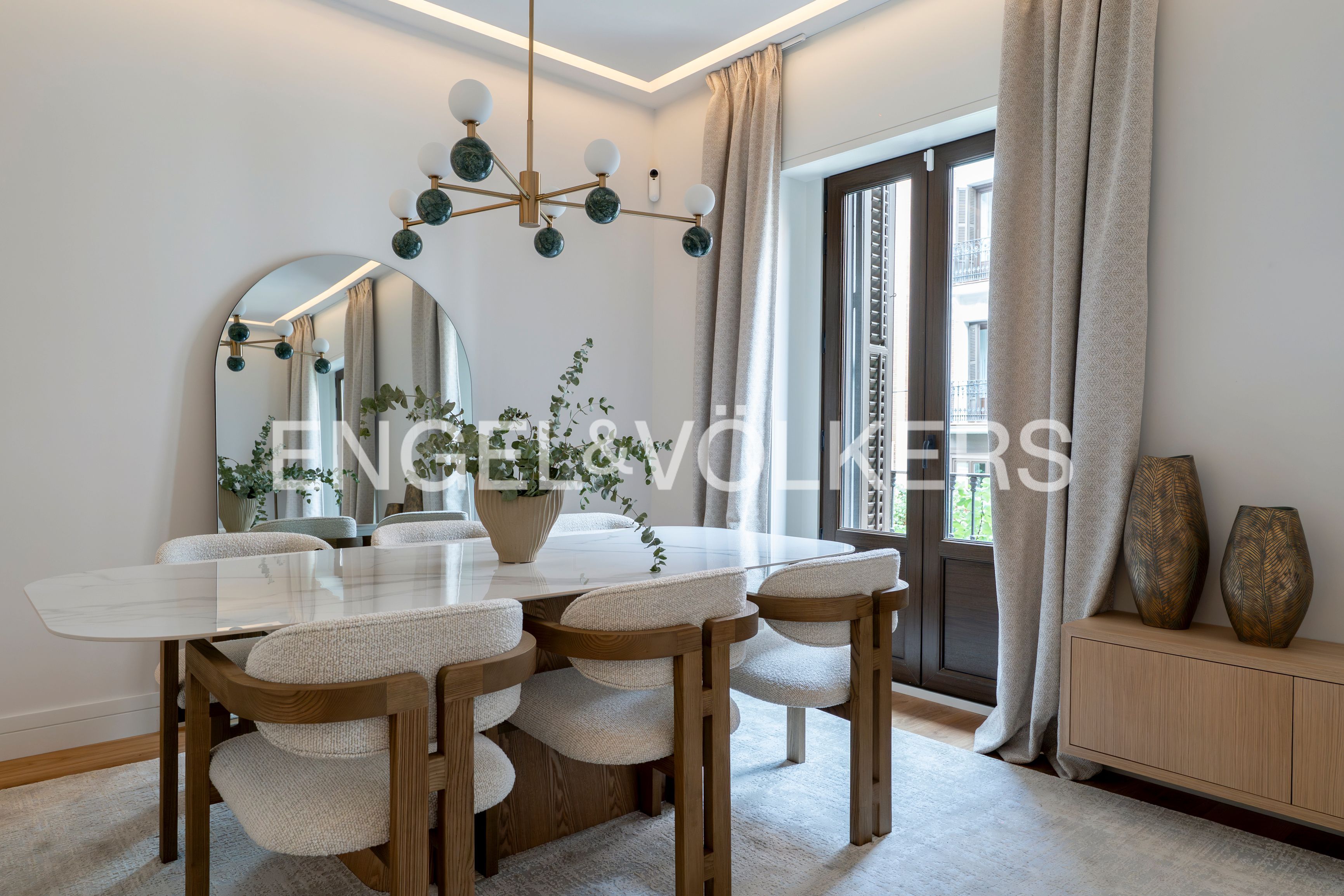 Dining room of Flat for sale in  Madrid Capital  with Air Conditioner, Heating and Furnished