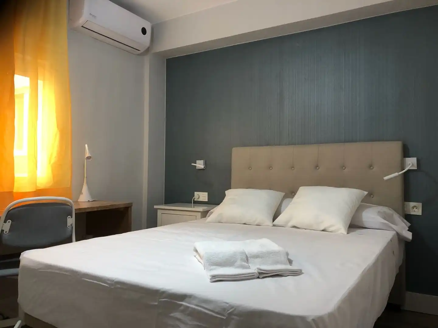 Habitación de Piso de alquiler en Granada con Aire acondicionado, Calefacción y Amueblado