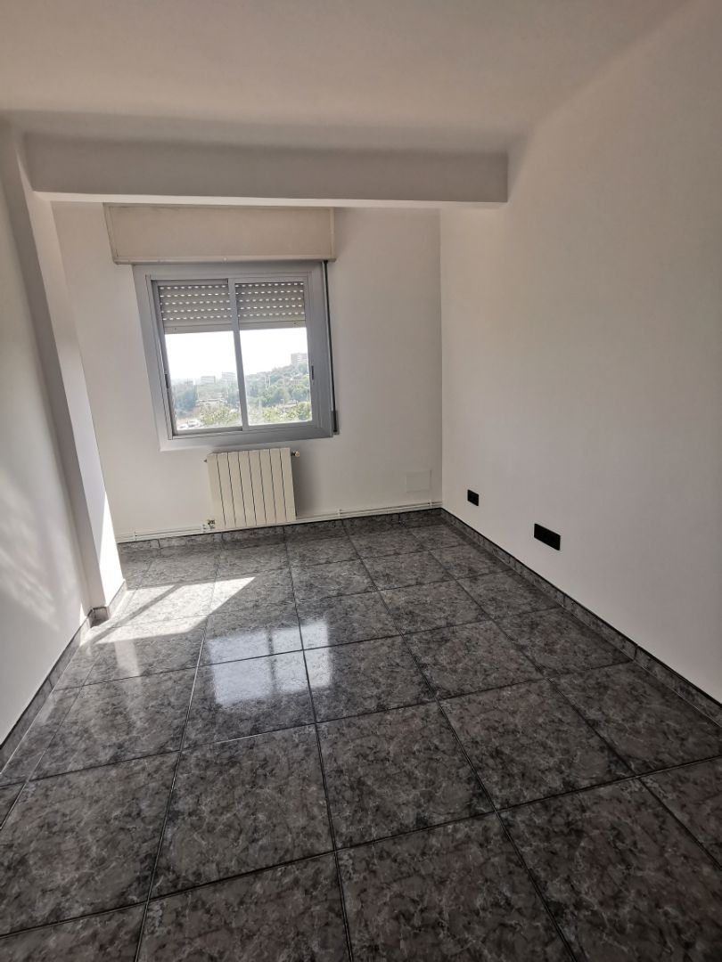 Dormitori de Pis en venda en L'Hospitalet de Llobregat amb Calefacció, Forn i Rentadora