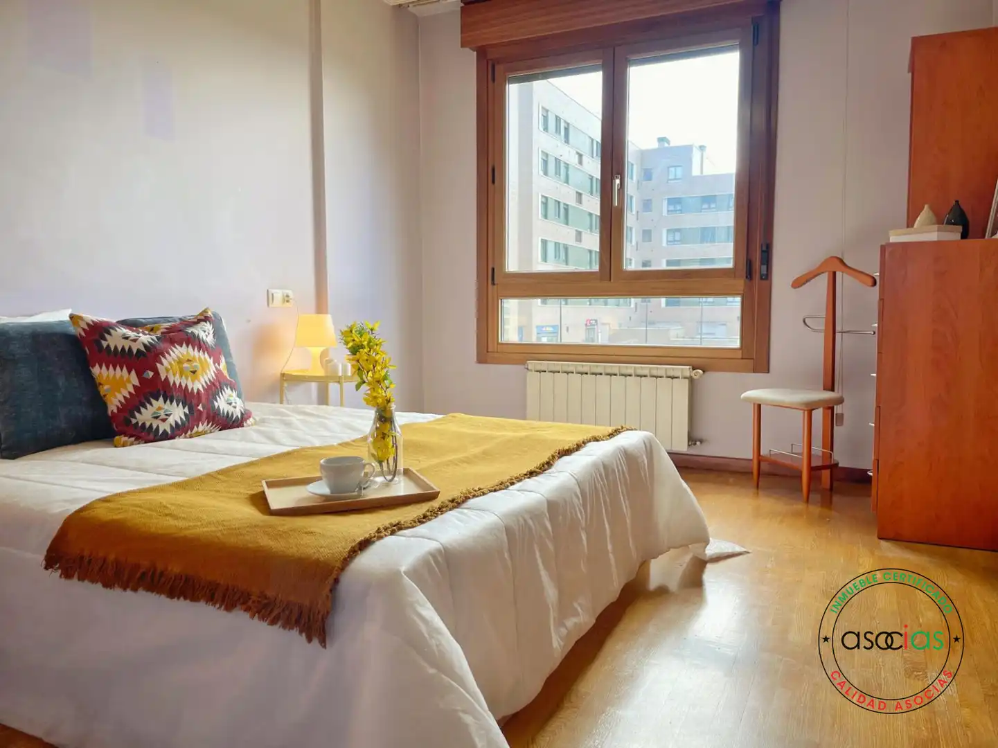 Habitación de Piso en venta en Gijón  con Calefacción, Parquet y Trastero