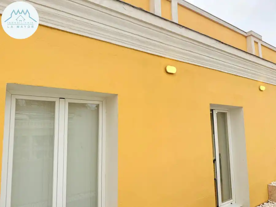 Vista exterior de Edificio en venta en Ciudad Real