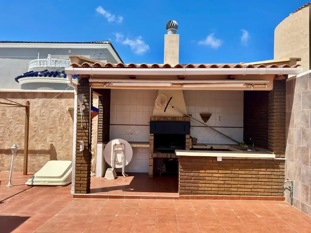 Terraza de Casa o chalet en venta en Torrevieja con Aire acondicionado, Jardín privado y Piscina