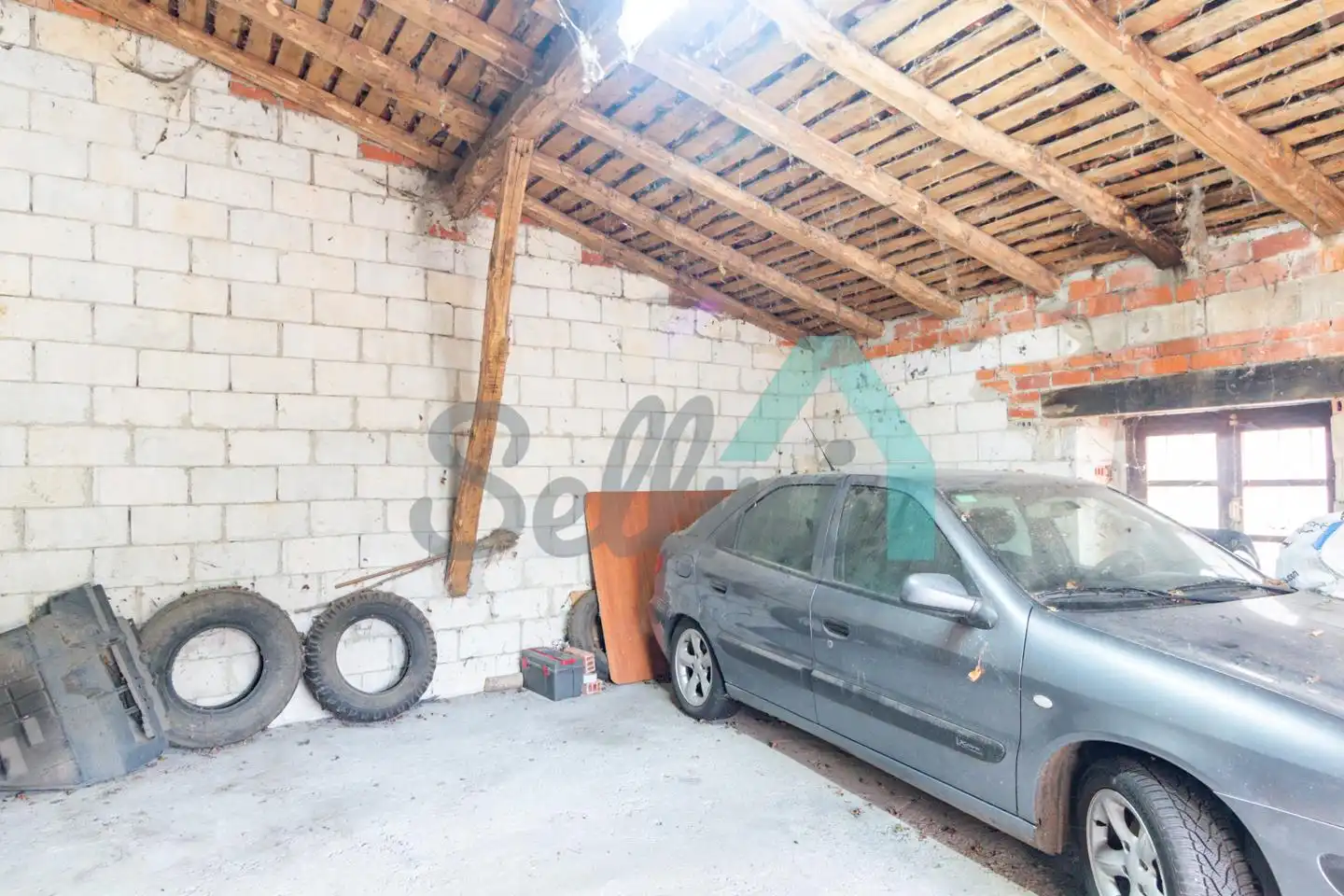 Parking de Casa adosada en venta en Quirós con Calefacción y Trastero