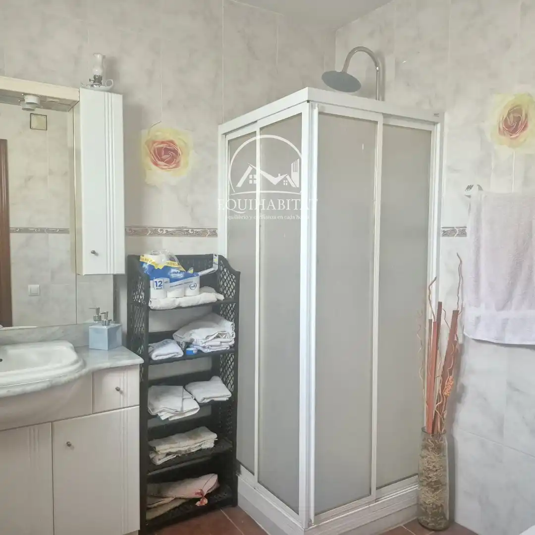 Bany de Casa o xalet en venda en Alcoletge amb Aire condicionat, Traster i Piscina