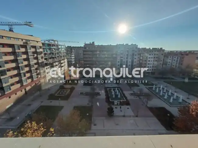 Außenansicht von Wohnung zur Miete in Madrid mit Klimaanlage, Terrasse und Schwimmbad