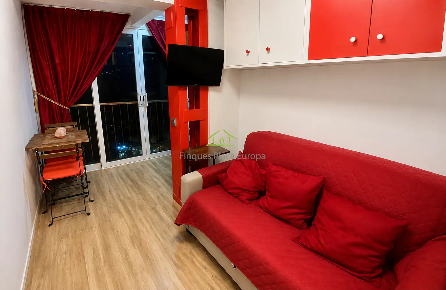 Sala d'estar de Estudi en venda en Castell d'Aro, Platja d'Aro i s'Agaró amb Aire condicionat, Parquet i Piscina comunitària