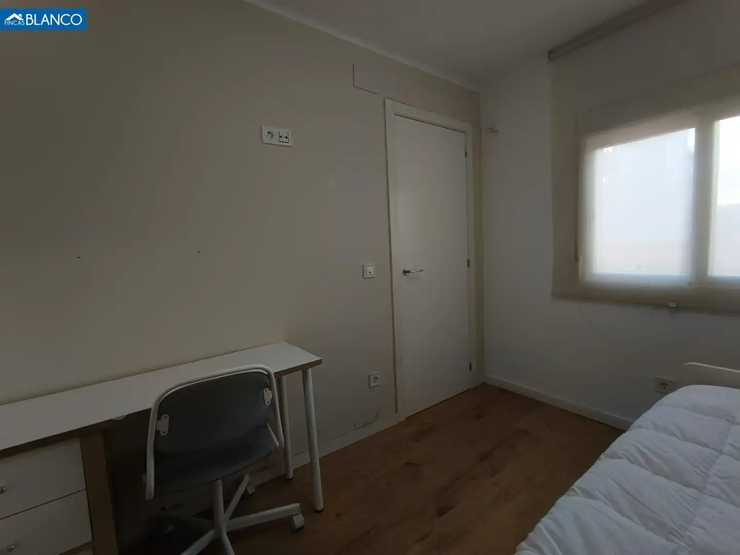 Bedroom of Attic for sale in L'Hospitalet de Llobregat  with Heating, Parquet flooring and Terrace