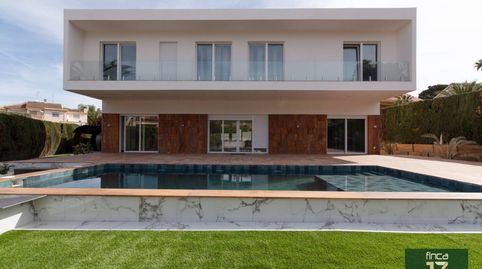 IMPRESIONANTE CHALET A LA VENTA