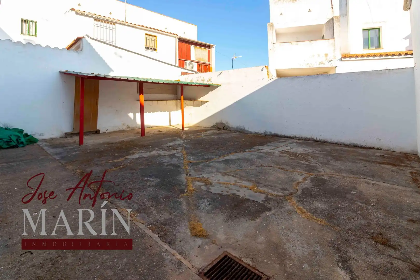 Exterior view of Houses for sale in Valdelacalzada