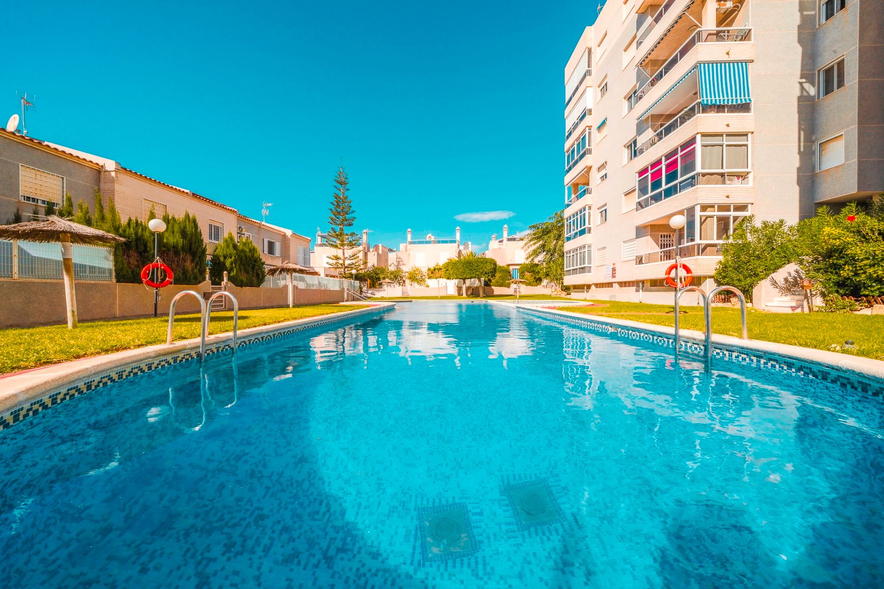 Swimming pool of Flat for sale in Torrevieja  with Heating, Parquet flooring and Terrace