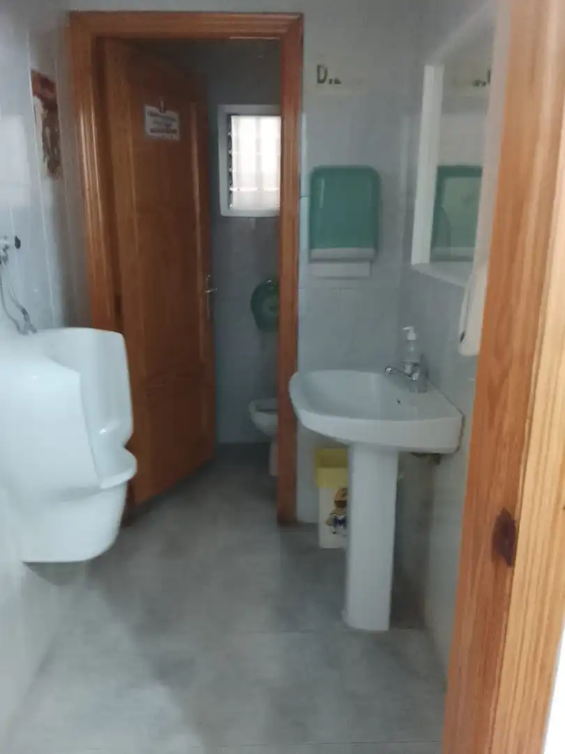 Bany de Casa o xalet en venda en Pozorrubielos de la Mancha amb Calefacció, Moblat i Forn