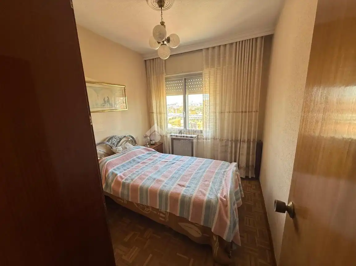 Dormitori de Pis en venda en Madrid amb Parquet i Terrassa