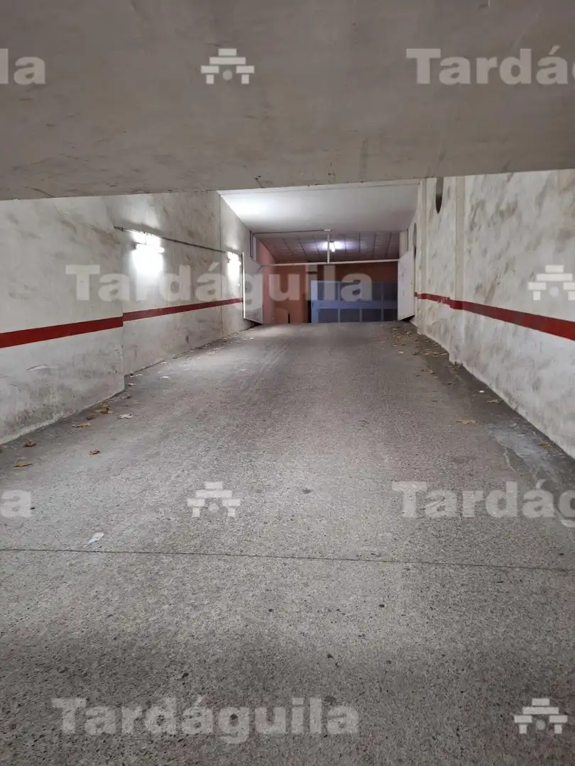 Parking de Piso en venta en Salamanca con Jardín privado, Terraza y Amueblado