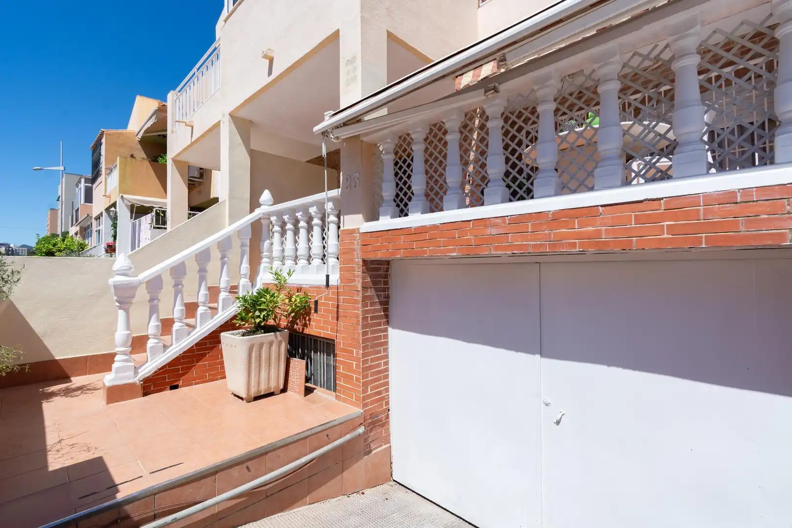 Vista exterior de Casa adosada en venta en Cartagena con Aire acondicionado, Calefacción y Jardín privado