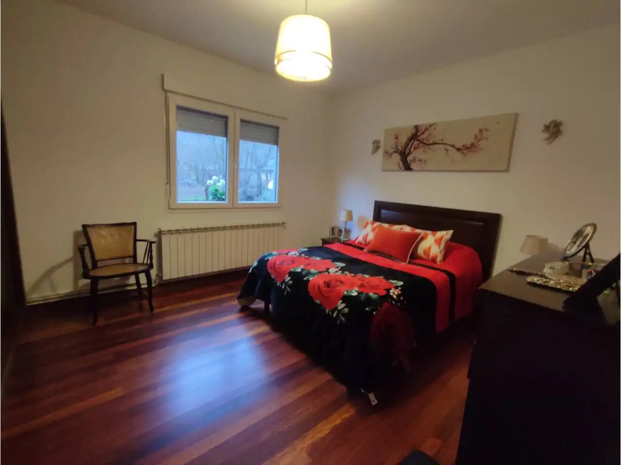 Habitación de Casa o chalet en venta en Santiago de Compostela  con Calefacción, Jardín privado y Amueblado