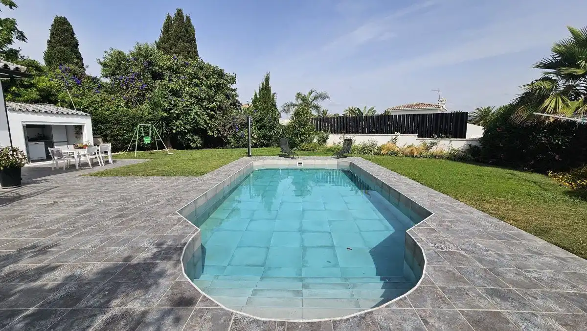 Piscina de Casa o chalet en venta en Sotogrande con Aire acondicionado, Jardín privado y Terraza