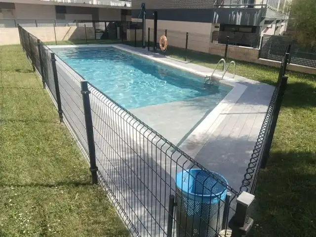 Piscina de Casa o xalet en venda en Castro-Urdiales amb Calefacció, Jardí privat i Terrassa