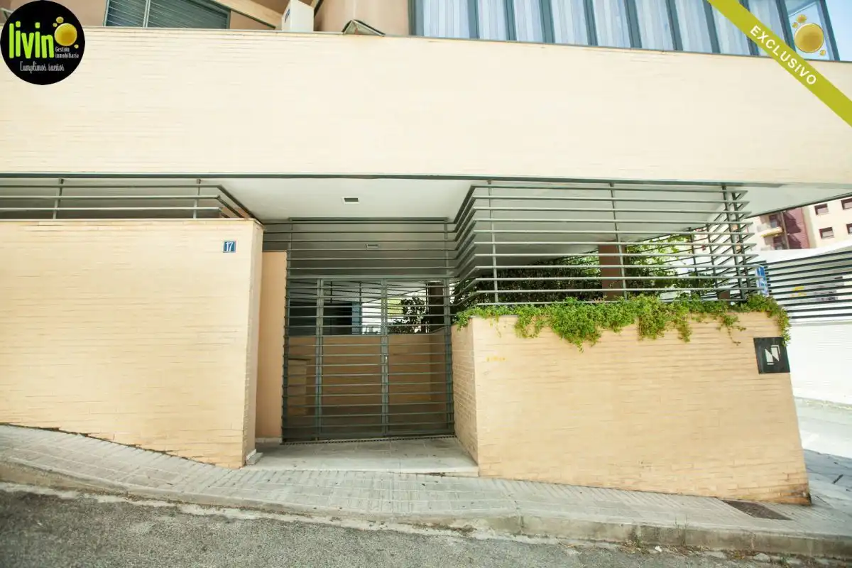 Exterior view of Flat for rent in Jaén  with Air Conditioner, Heating and Community pool