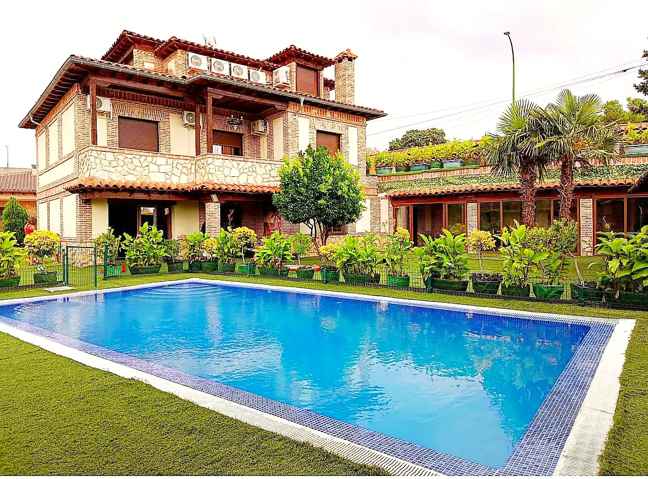 Chalet con terraza en venta en Calle Pinzón