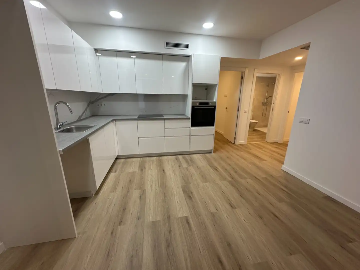Cocina de Planta baja en venta en Vilanova i la Geltrú con Aire acondicionado, Calefacción y Parquet
