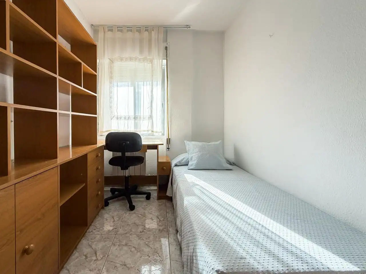 Habitación de Piso en venta en Madrid con Calefacción y Terraza