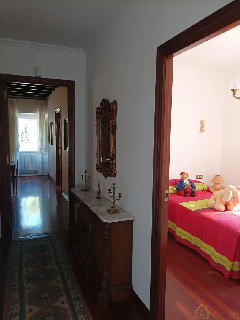 Chalet con terraza en venta en Corgo, imagen 2