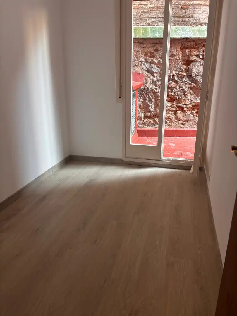 Piso de alquiler en Carrer de Sagunt, Sants