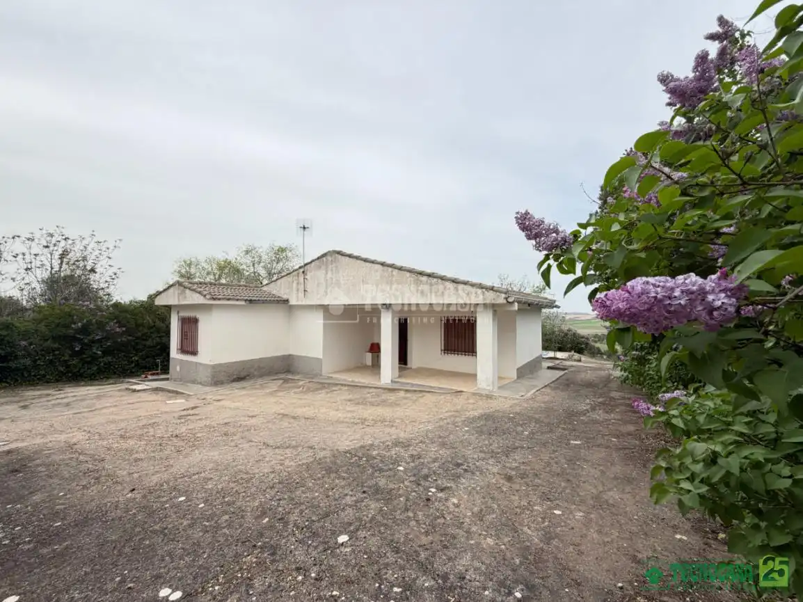 Vista exterior de Casa o chalet en venta en Illana con Aire acondicionado y Calefacción