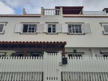 Casa aparellada en venda a Crtra visvique 150